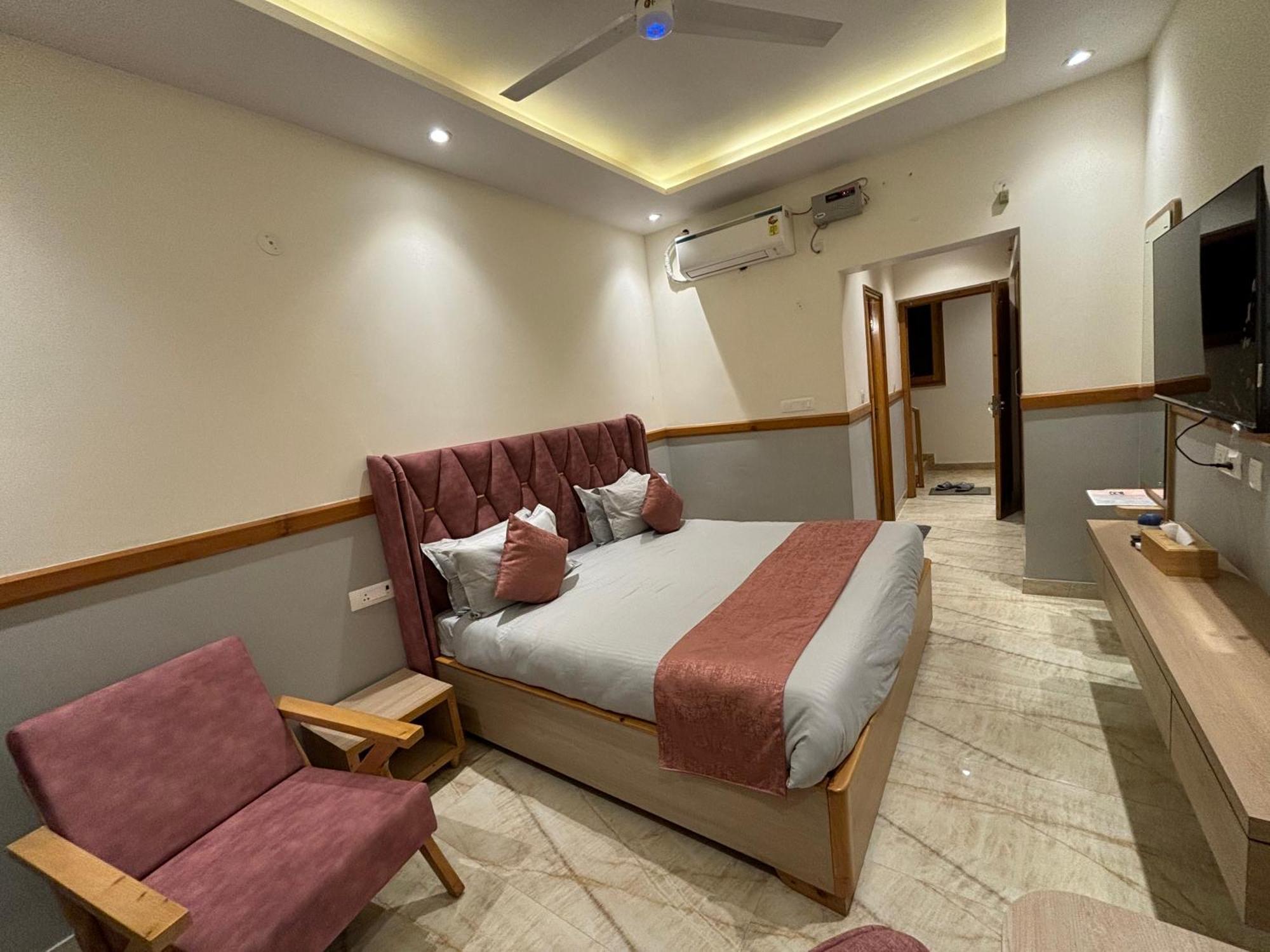 Bed and Breakfast The Cocoon Dehradun Esterno foto