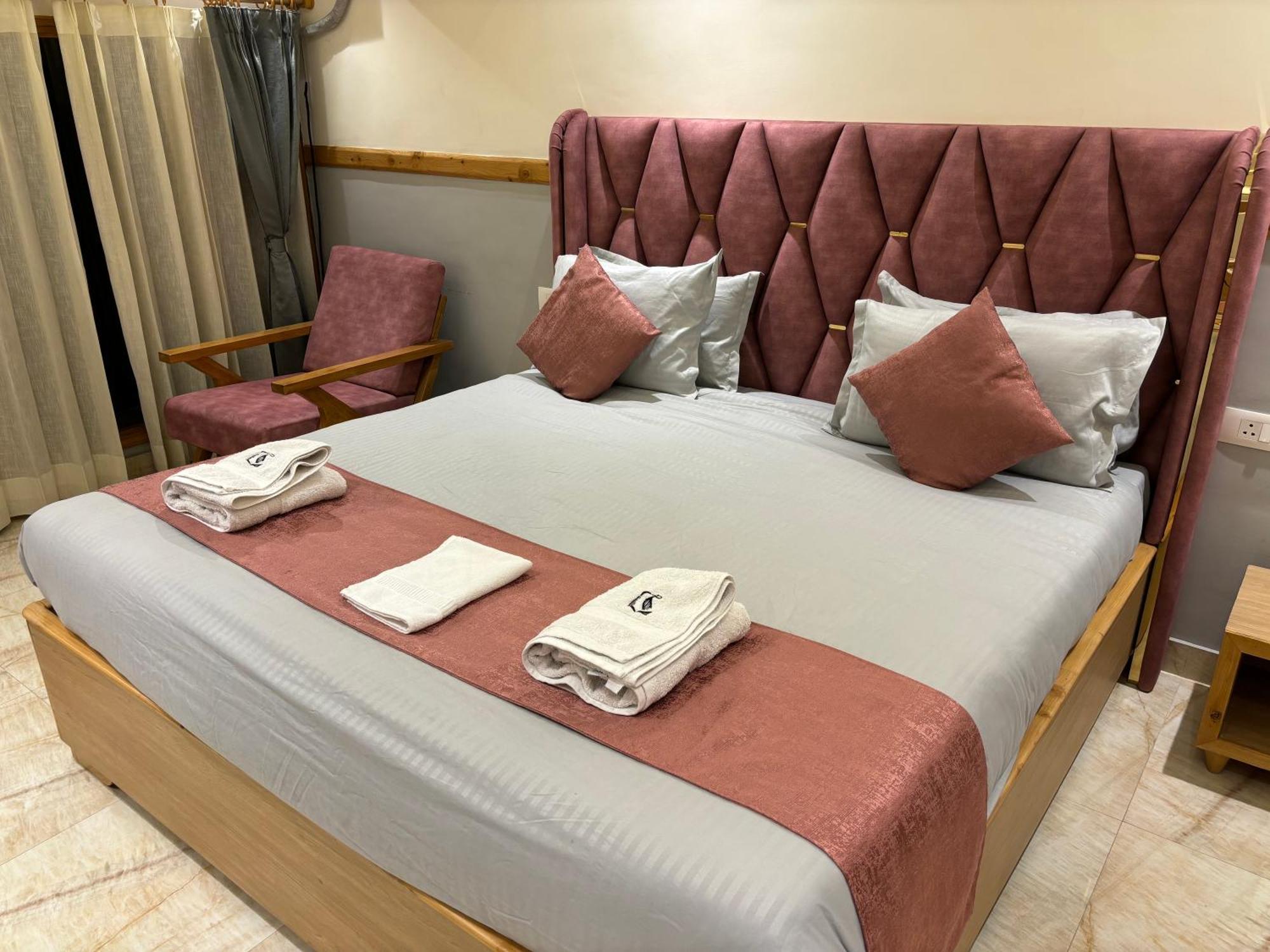 Bed and Breakfast The Cocoon Dehradun Esterno foto